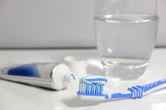 Вигідна гігієна: де найдешевше купити зубну пасту