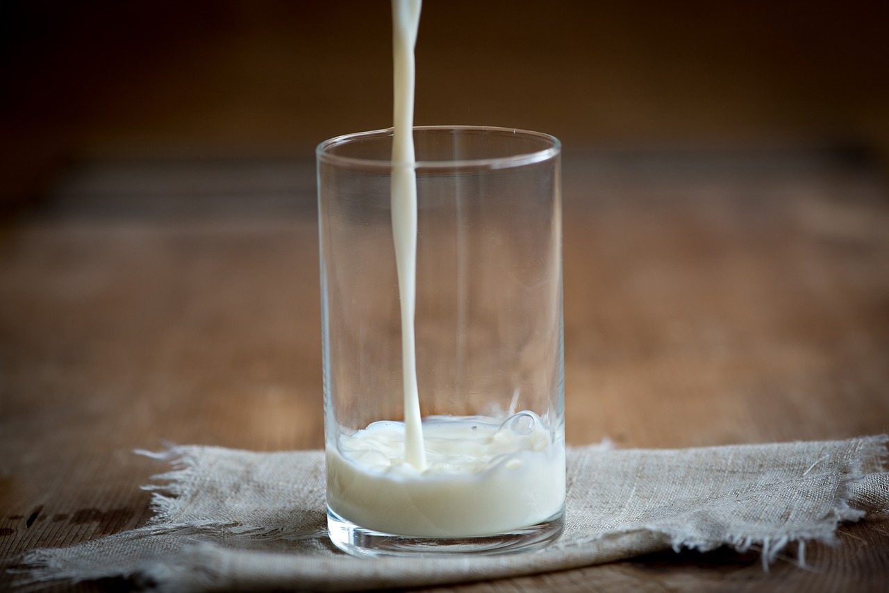 Складова щоденного раціону: де найдешевше купити молоко