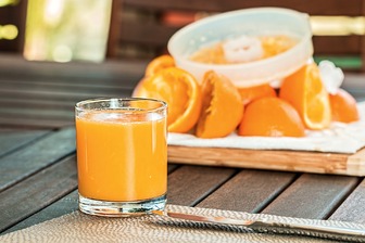 Сколько хранится свежевыжатый сок: секреты сохранения витаминов