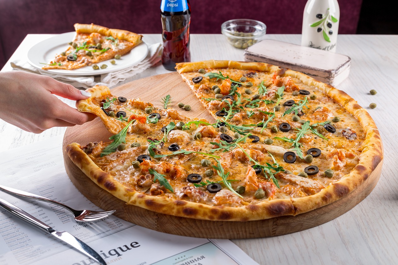 Секрети хрусткої піци: як розігріти залишки без мікрохвильовки