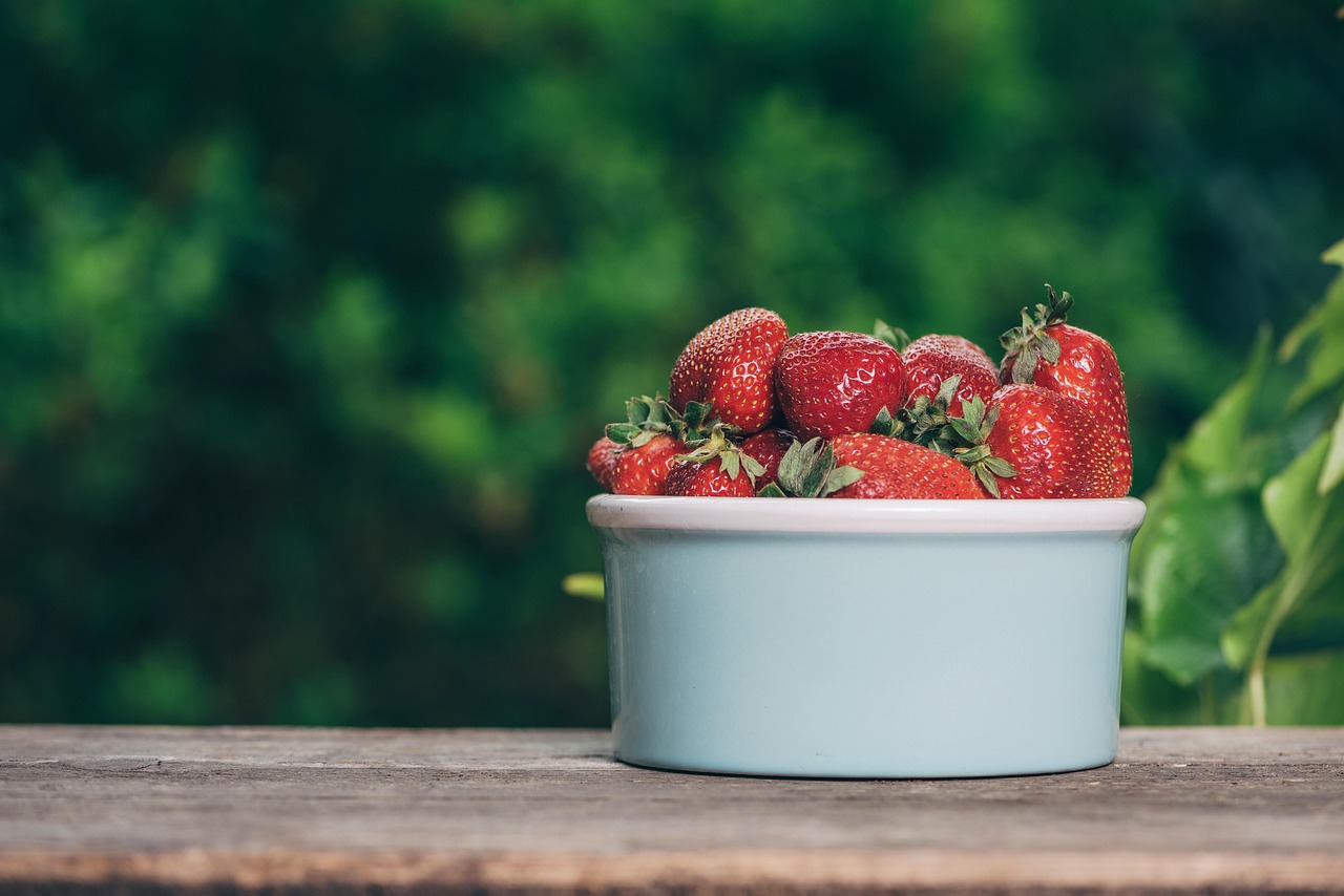 Як помити полуницю: 4 простих способи зберегти свіжість та смак