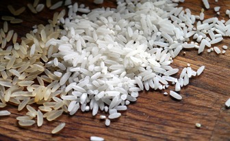 Для каші або плову: де найдешевше купити рисову крупу