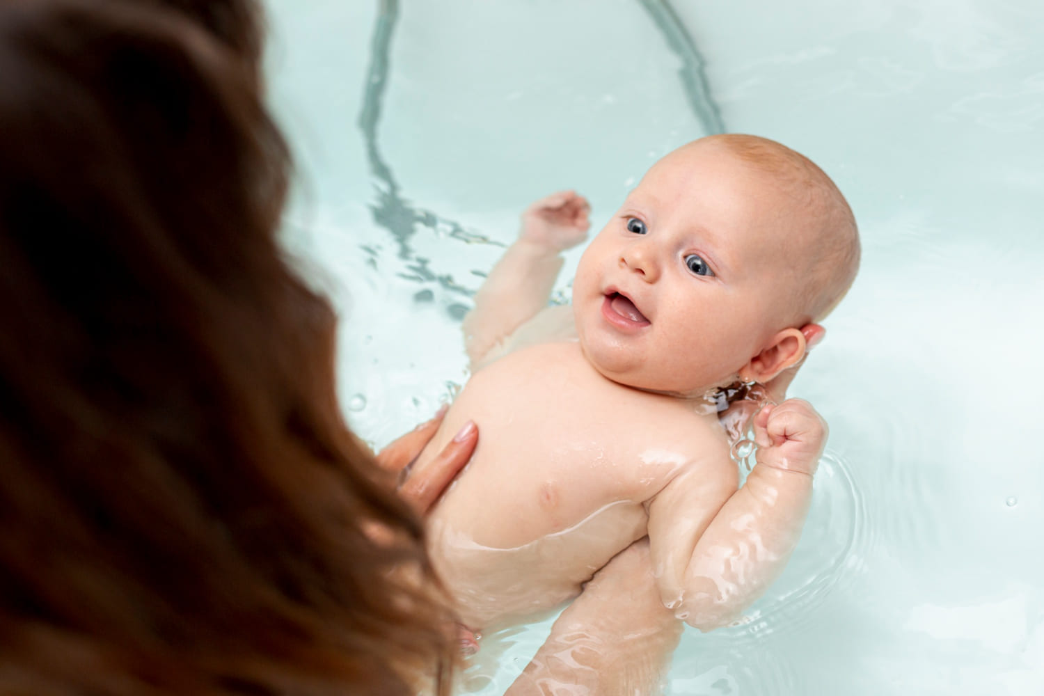 Як правильно вибрати дитячу ванночку для купання новонароджених