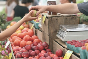 Ціни на яблука: скільки коштують в різних супермаркетах